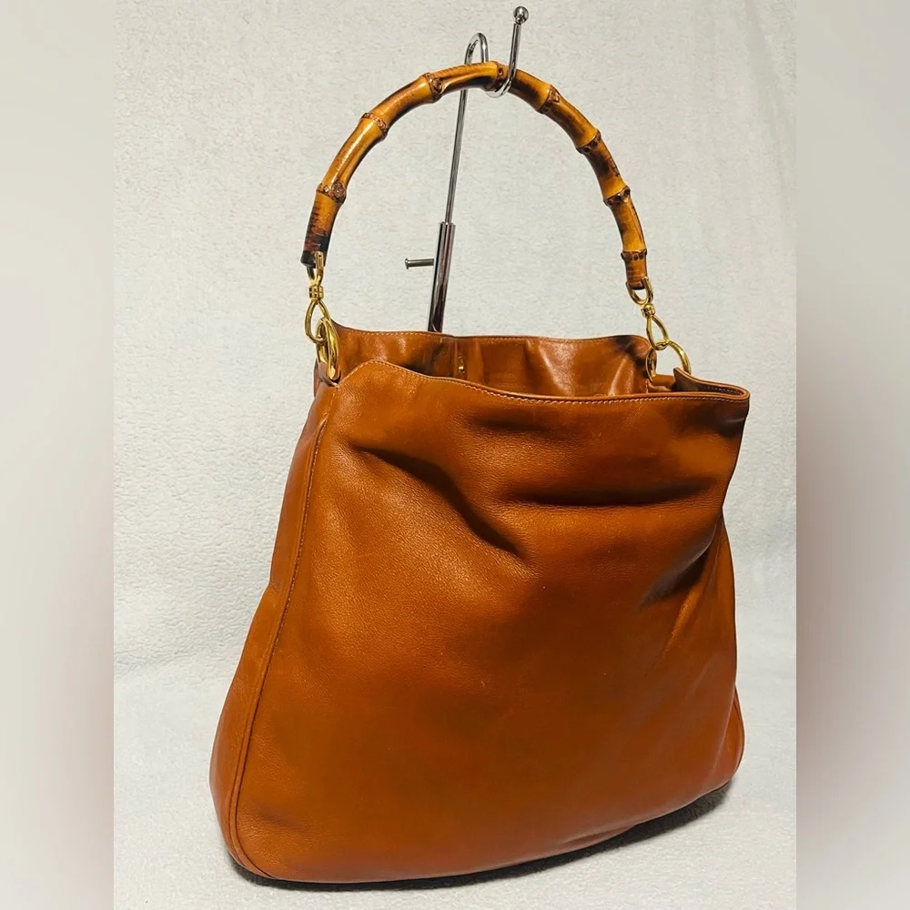 Gucci Bamboo Leather Shoulder Bag - Picture 2 of 14
